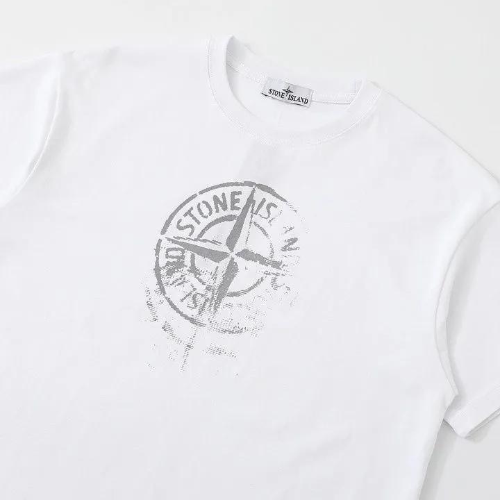 W676#P110💰 [Stone lsland/Stone Island summer new style short-sleeved T-shirt with missing distressed print] ⚠️[Original creation with high control of details] - Made of 260g combed cotton 32-count double yarn, soft and comfortable to the touch, sweat-absorbent and breathable. - Simple, basic and versatile style, original quality, the first choice for couples. - Made in a large factory, four needles and five threads on the shoulder, neatly arranged, high quality workmanship. - Same style for men and women. Very versatile, one piece for everyone, details are clearly visible. Color: Black White Size: M L